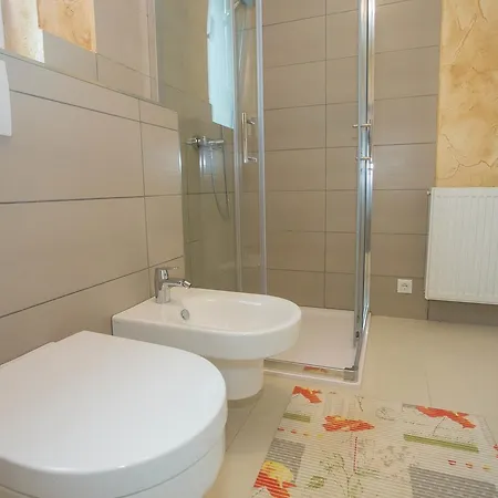 Casa Del Sole Pensión Kaštelir